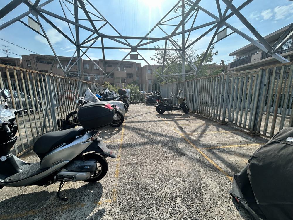 バイク置場:掲載時点で空きあり。車種・サイズ・料金・最新の空き状況はご確認ください。
